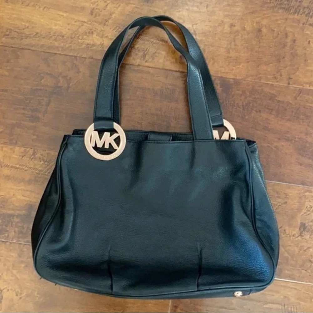 Michael Kors Fulton EastWest Black Soft Pebbled Leather Lg Gold MK Medallion Bag - Picture 12 of 12